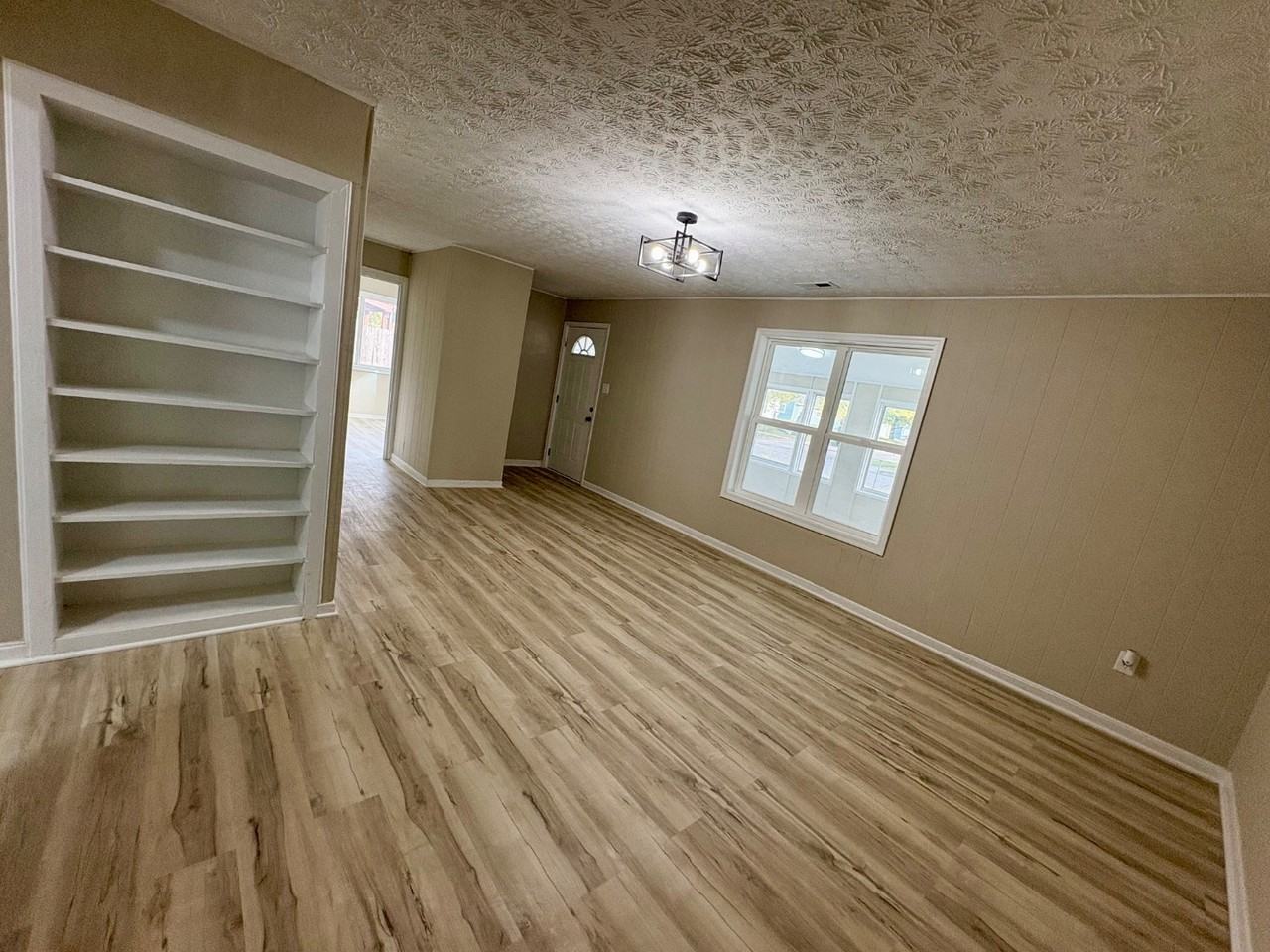 6120 E 24th St - Photo 7 of 11