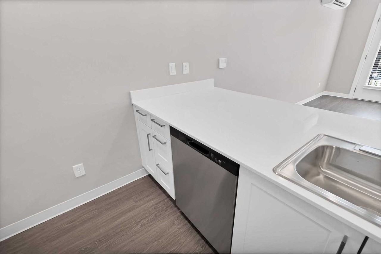 1260 Bookcliff Ave #B303 - Photo 5 of 30