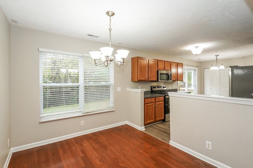 1031 Bradford Park Road - Photo 6 of 17