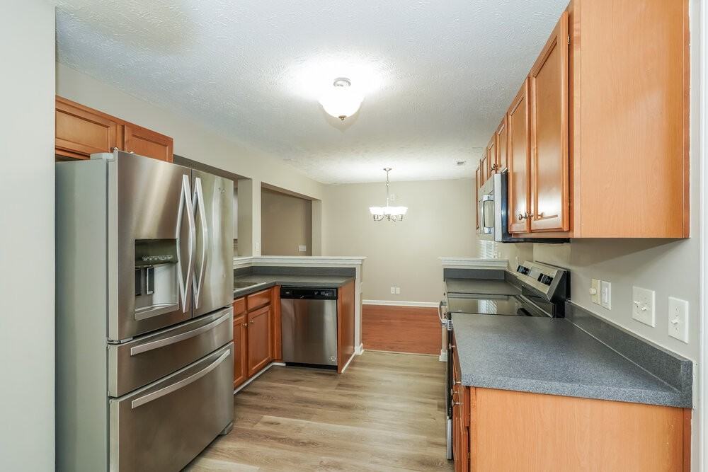 1031 Bradford Park Road - Photo 7 of 17