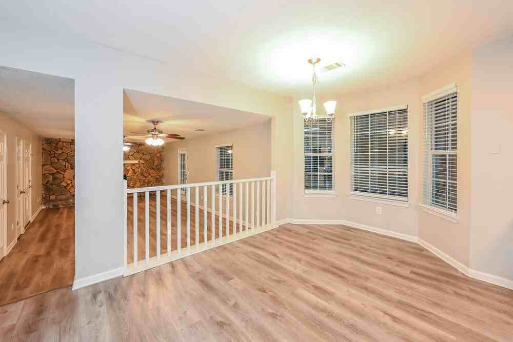 1243 Shady Brook Ct - Photo 6 of 17