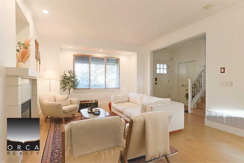 210 Furness Street - Photo 2 of 29