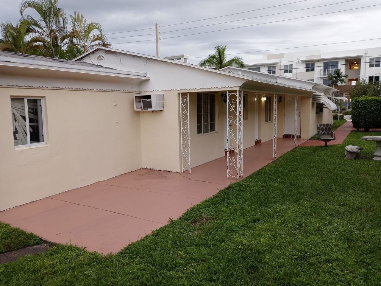 316 NE 3 St - Photo 5 of 7