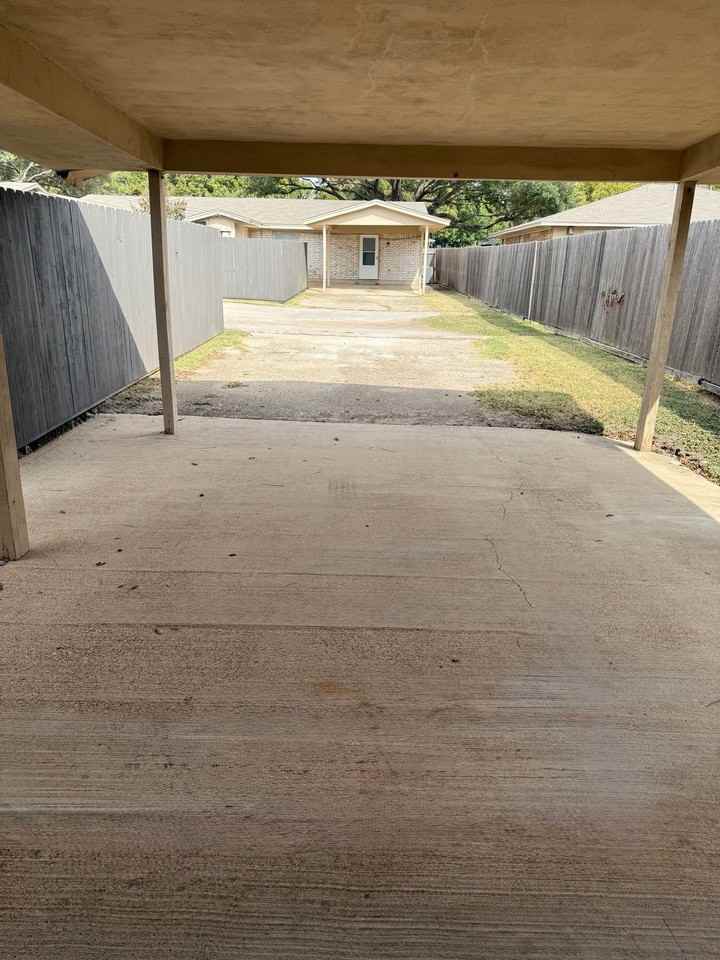 Ivanhoe Duplexes - Photo 3 of 21