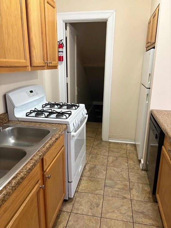 3540 N Pennsylvania Street - Photo 2 of 9