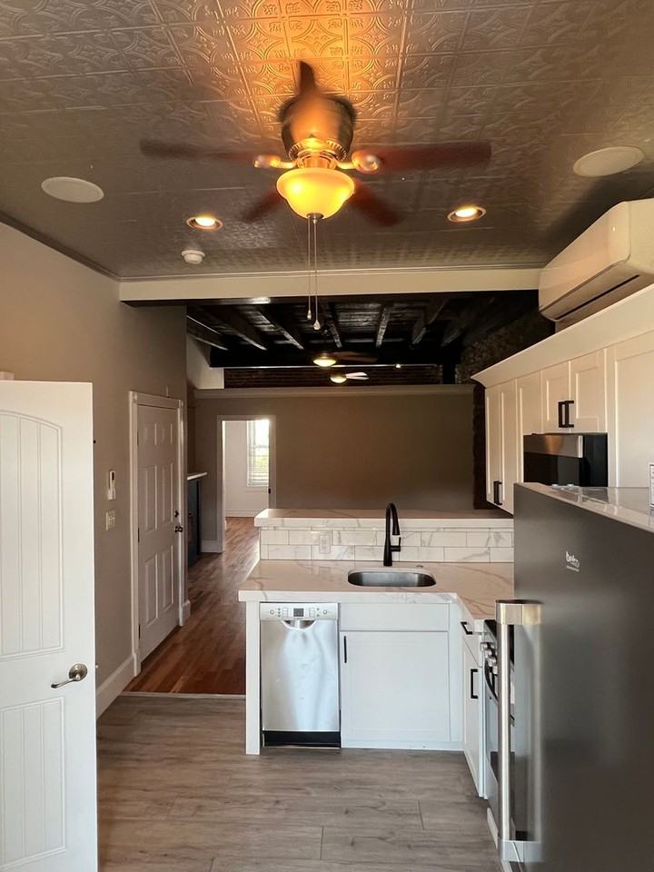 4352 Main Street - Photo 3 of 13