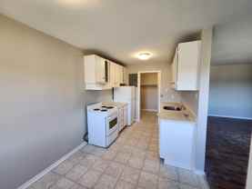 15 Reading Cres #5 - Photo 1 of 1