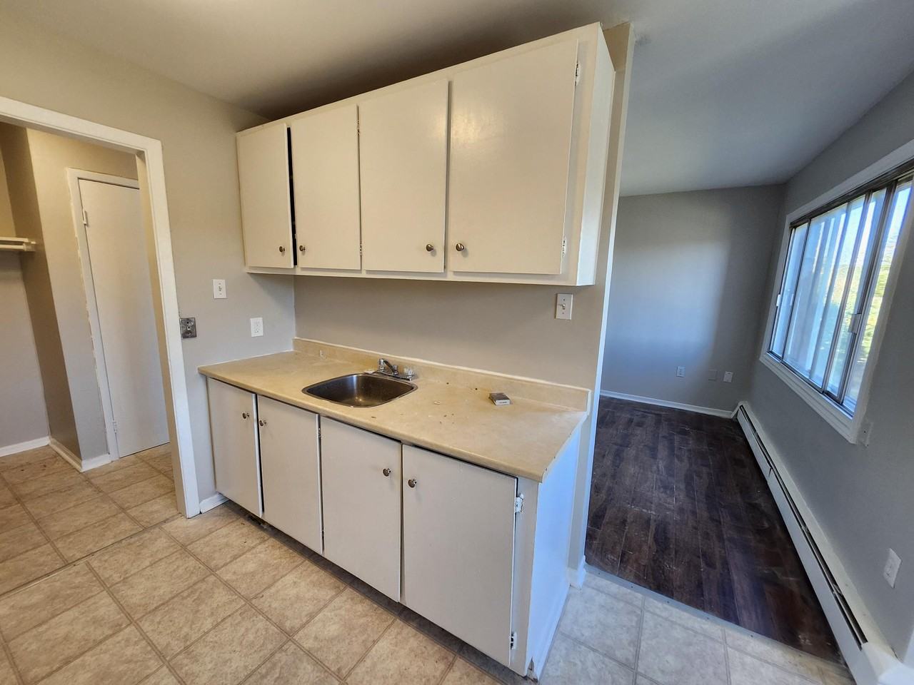 15 Reading Cres #5 - Photo 4 of 19