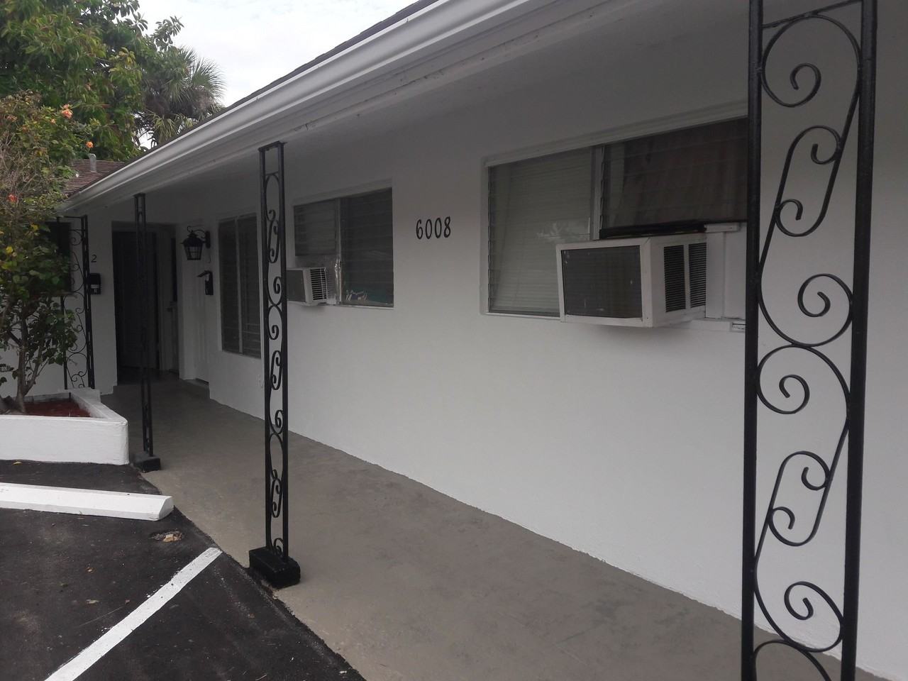 6008 NW 10 St Margate, FL 33063 - Photo 3 of 10