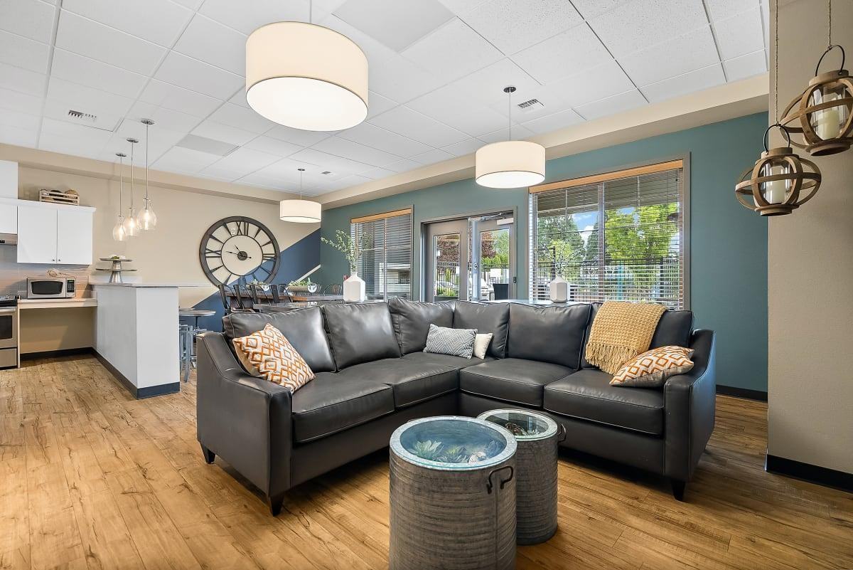 2629 Meridian Ave E - Photo 2 of 50