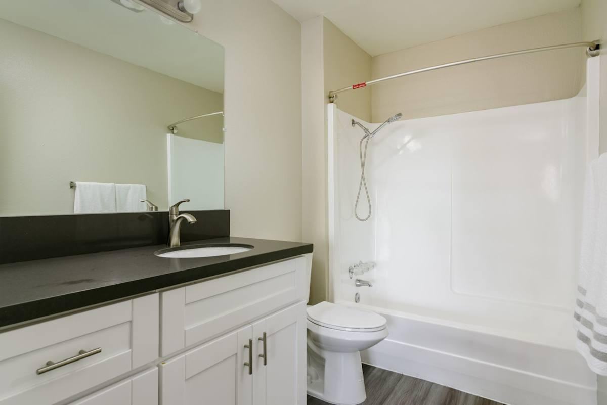 1333 E Grand Ave - Photo 3 of 19