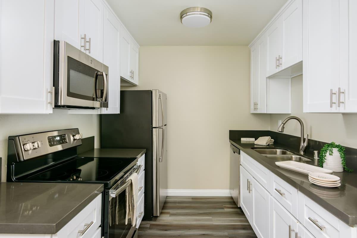 1333 E Grand Ave - Photo 6 of 19