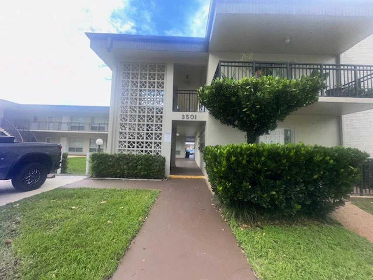 3501 Tyler St Hollywood, FL 33021 - Photo 2 of 9