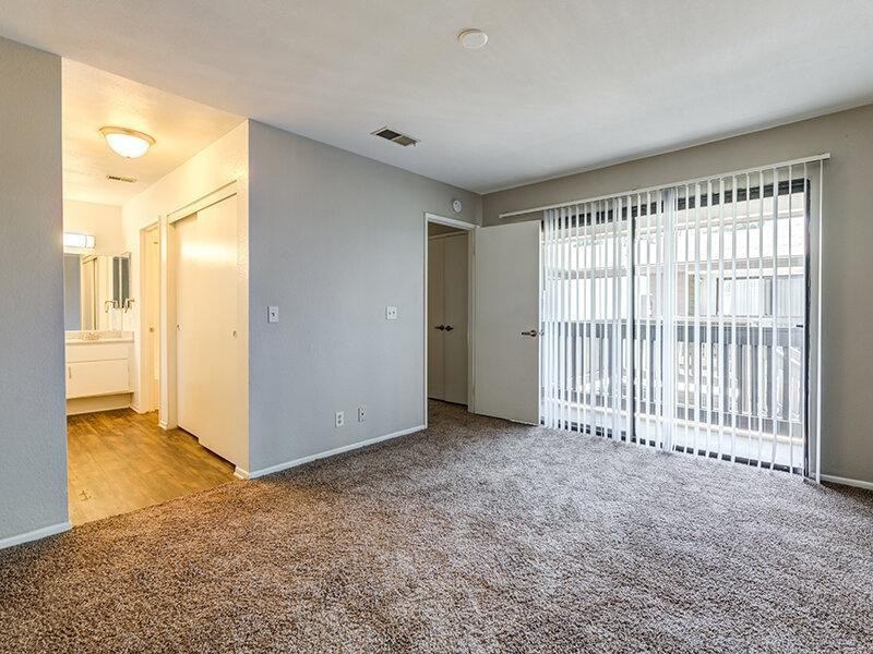 1250 N University St - Photo 7 of 24