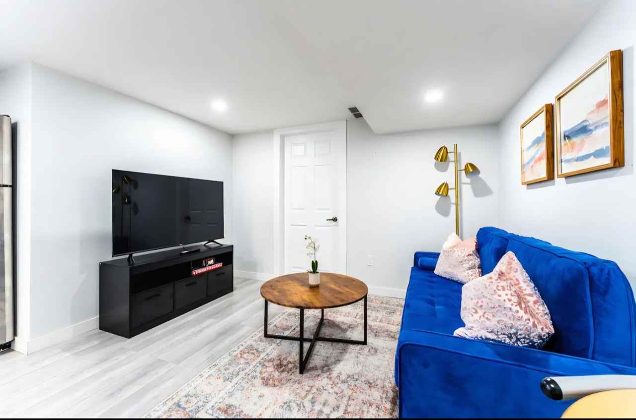 135 Hexam Street - Photo 4 of 12