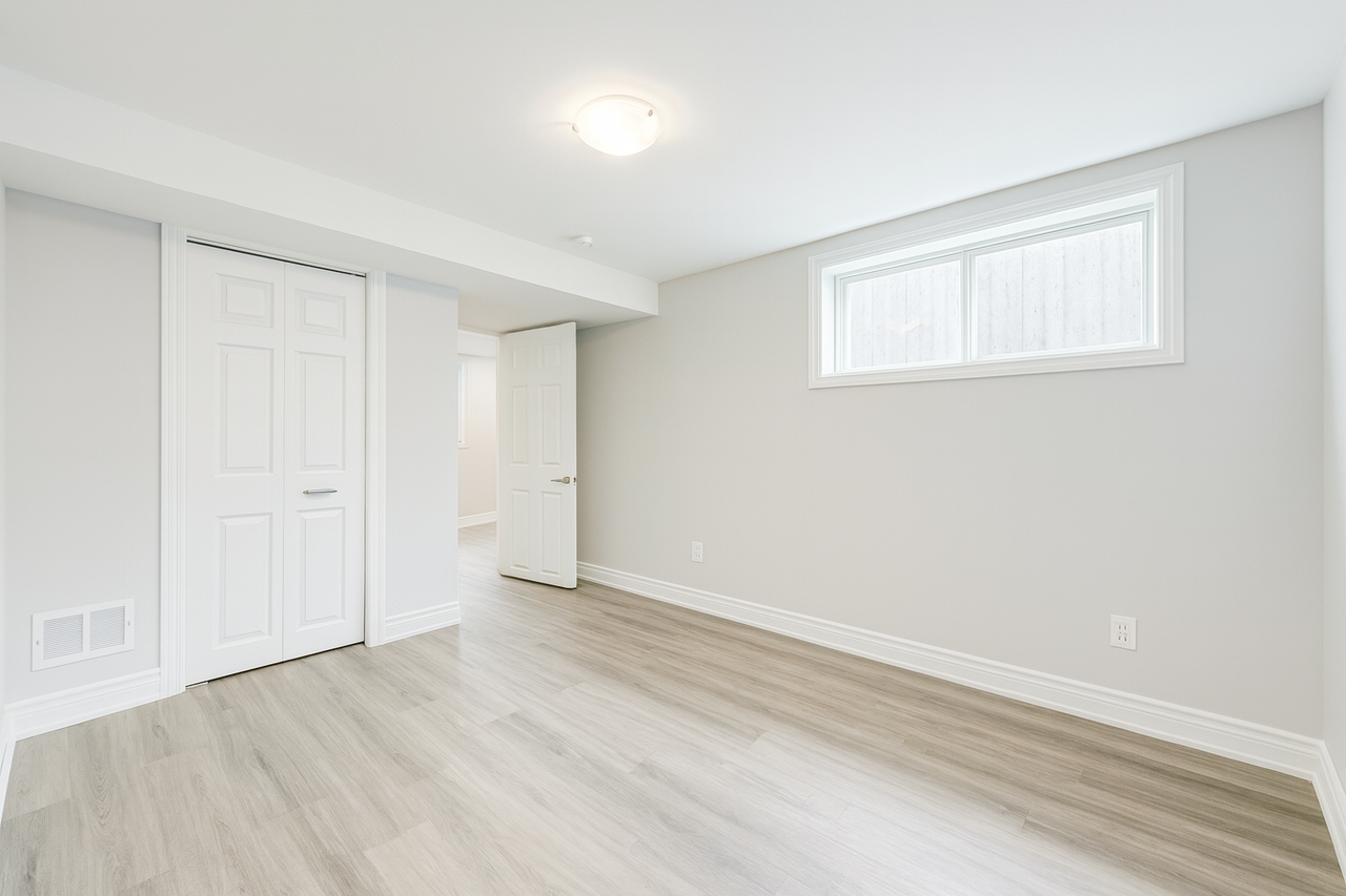 61 Dufferin Street #2 - Photo 7 of 12