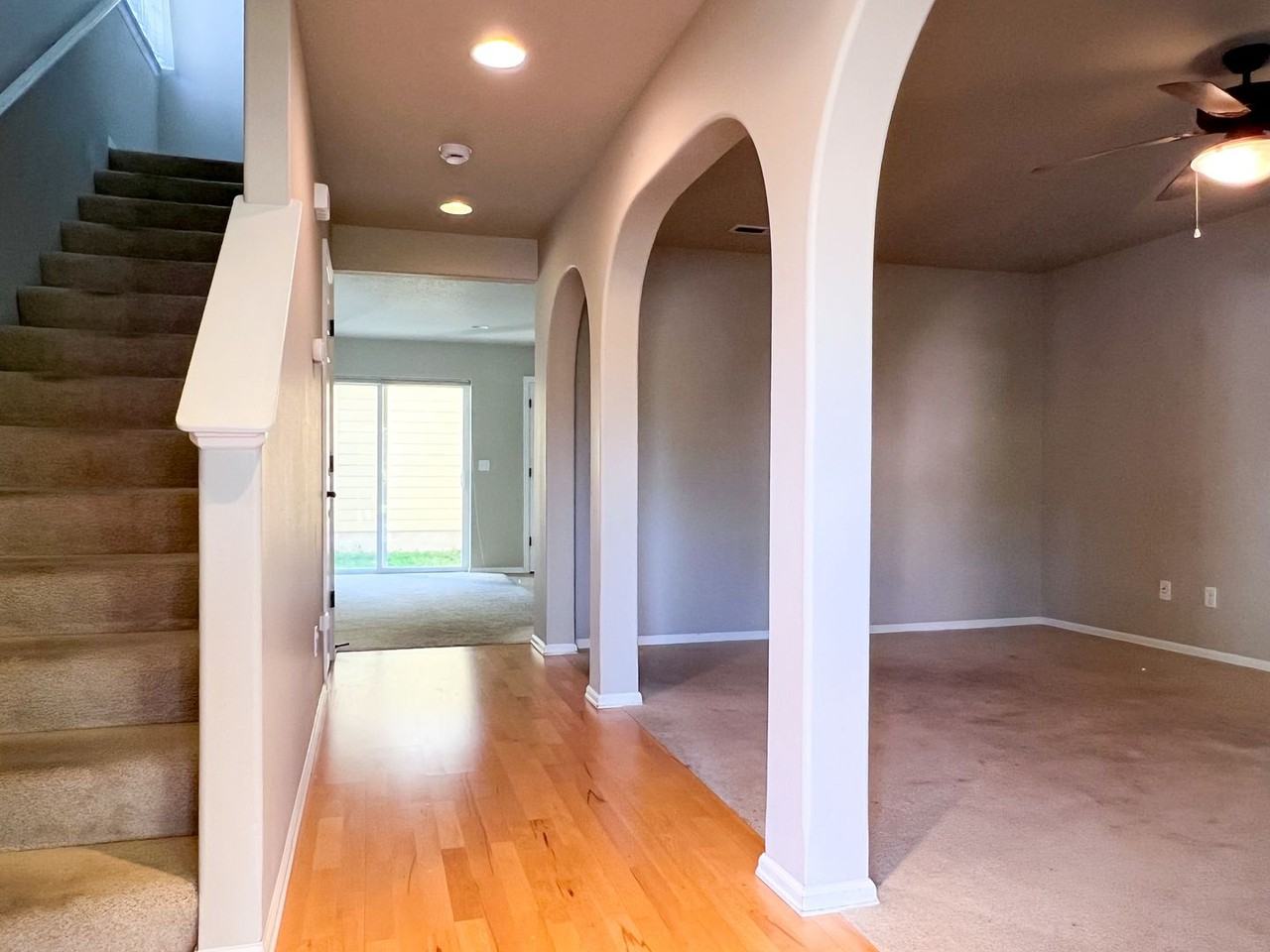 3141 Se Everglade St - Photo 3 of 16