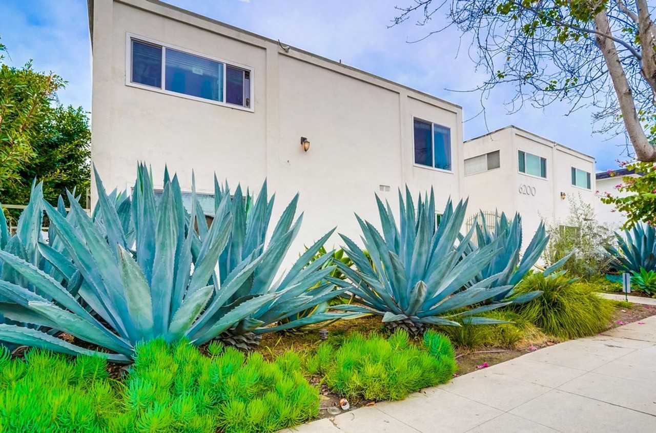 6200 10th Ave - Photo 3 of 5