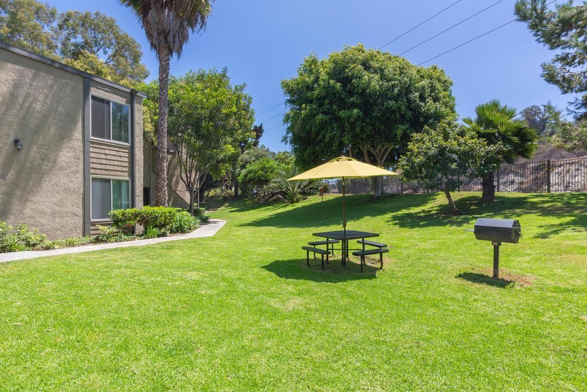 117 Rosebay Dr - Photo 2 of 15