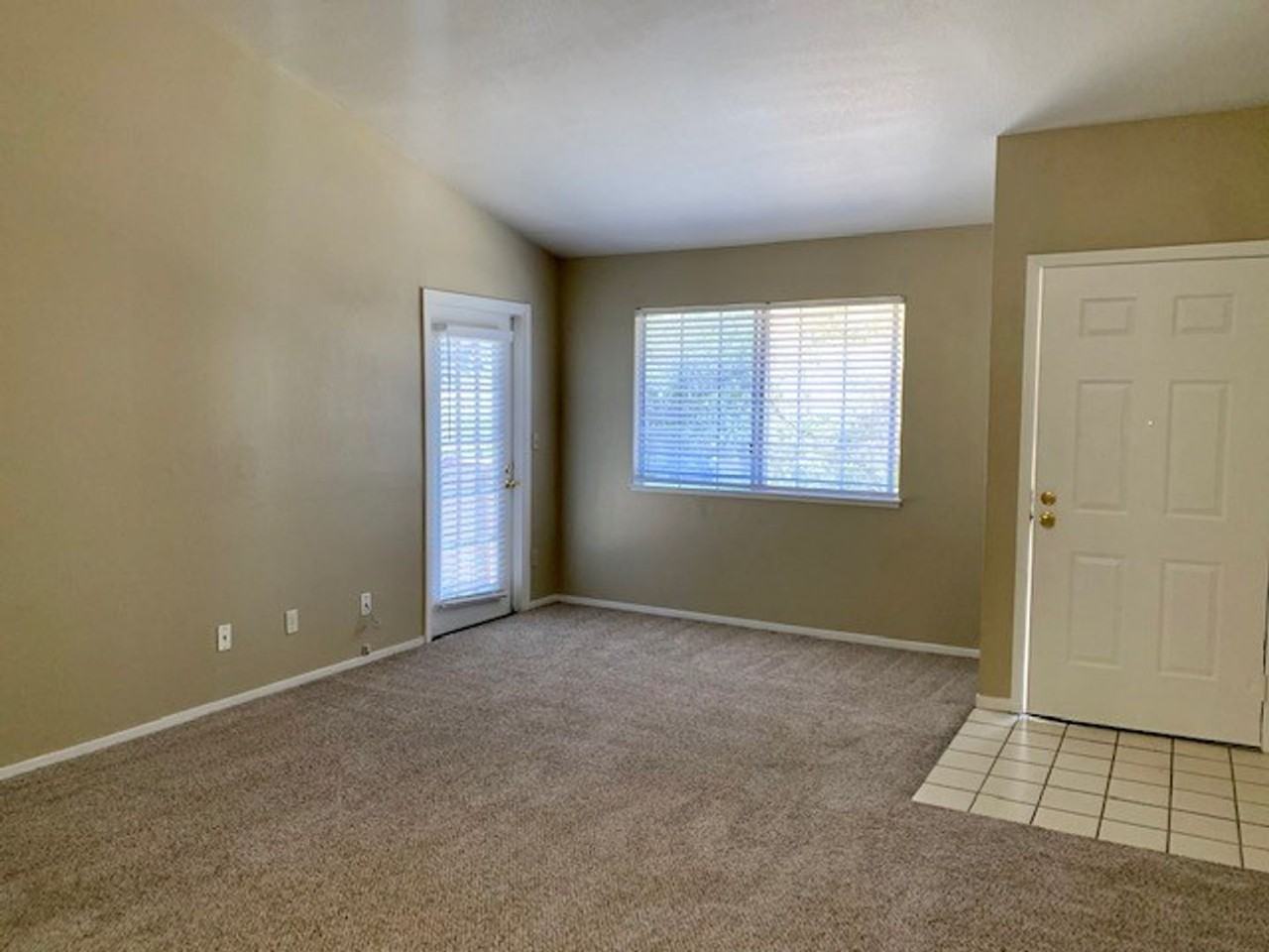 805-Oak Creek Village Apartments - Photo 7 of 22