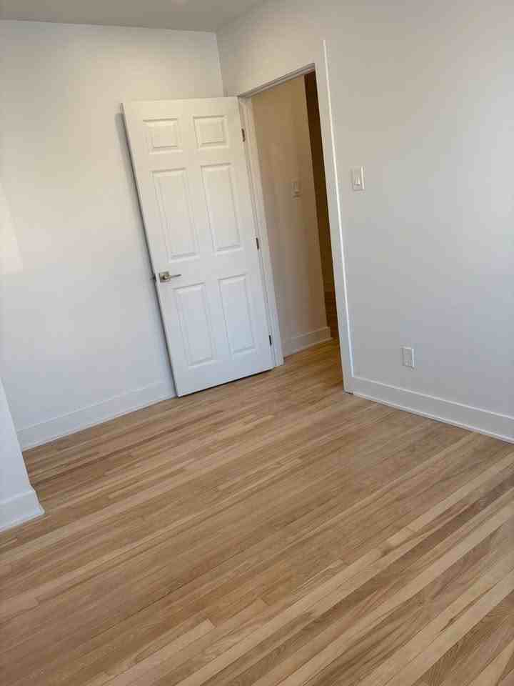 4940 Boulevard Édouard-Montpetit #5 - Photo 4 of 7