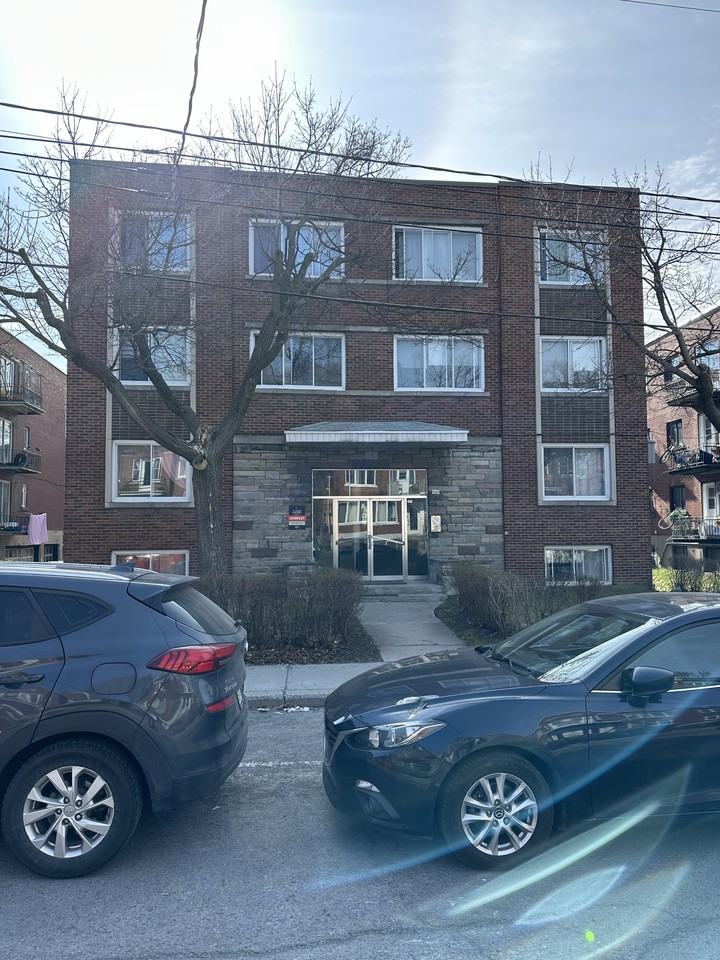 4940 Boulevard Édouard-Montpetit #5 - Photo 7 of 7