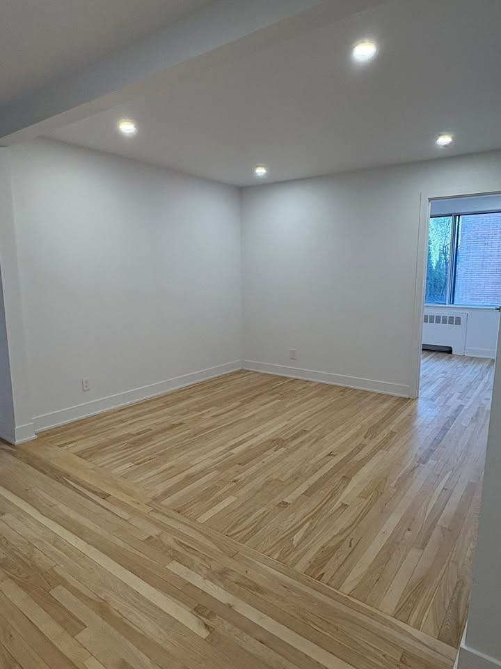 4890 Av Plamondon #8 - Photo 3 of 8