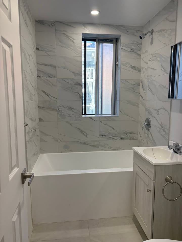 4890 Av Plamondon #8 - Photo 7 of 8