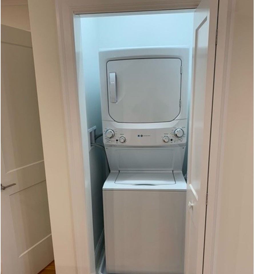 90 Gerry Rd - Photo 5 of 9