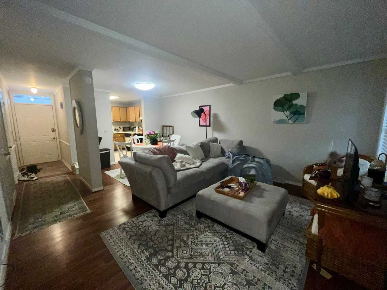 204 Oak St - Photo 6 of 14
