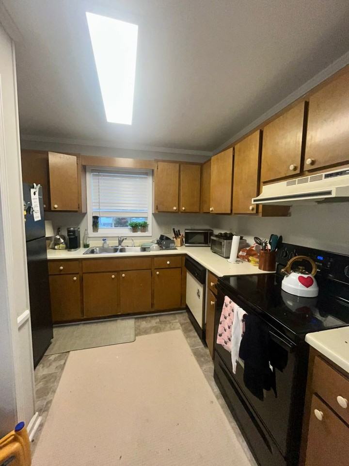 204 Oak St - Photo 7 of 14
