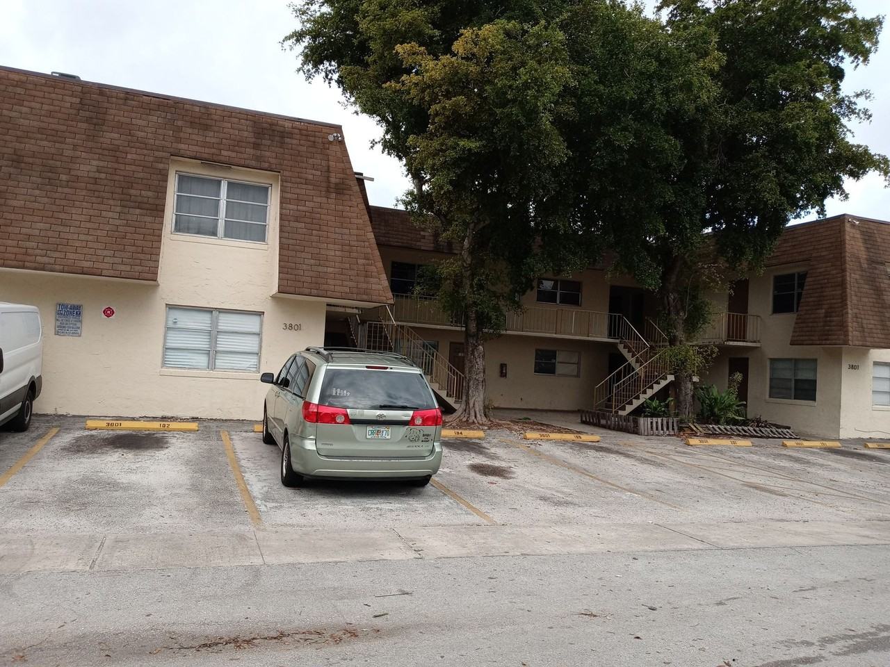 3801 SW 59 Terr Davie, FL 33314 - Photo 2 of 9