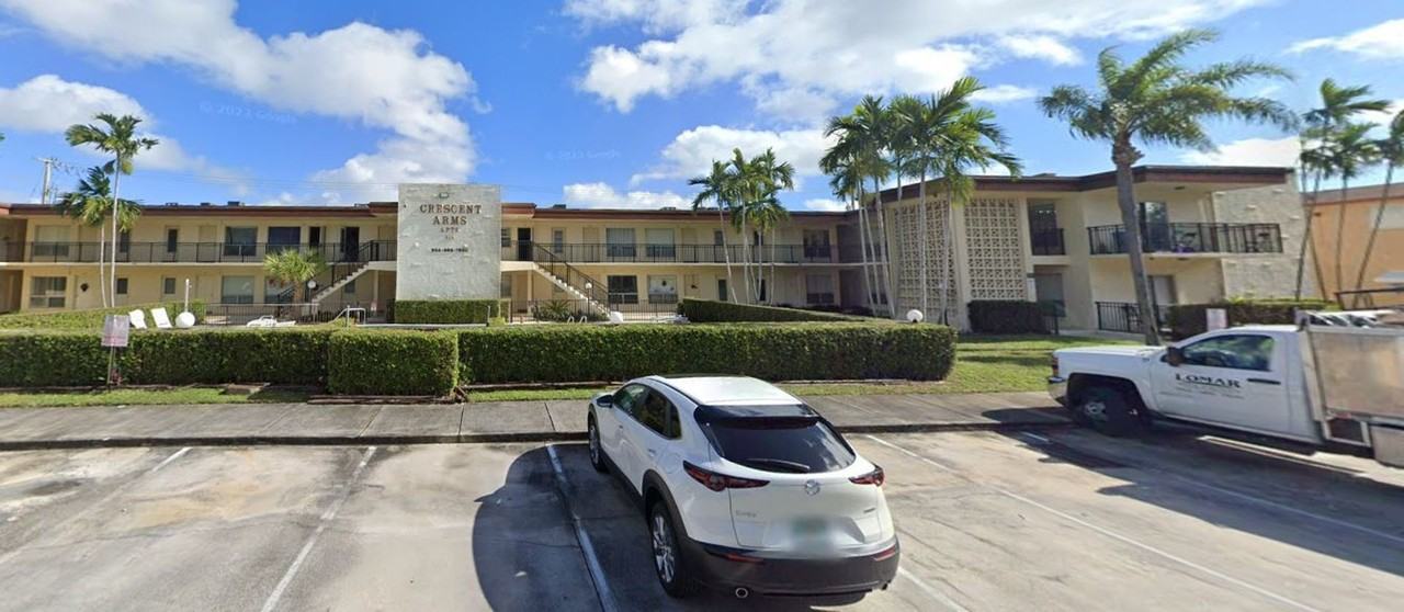 315 S Crescent Dr Hollywood, FL 33021 - Photo 2 of 7