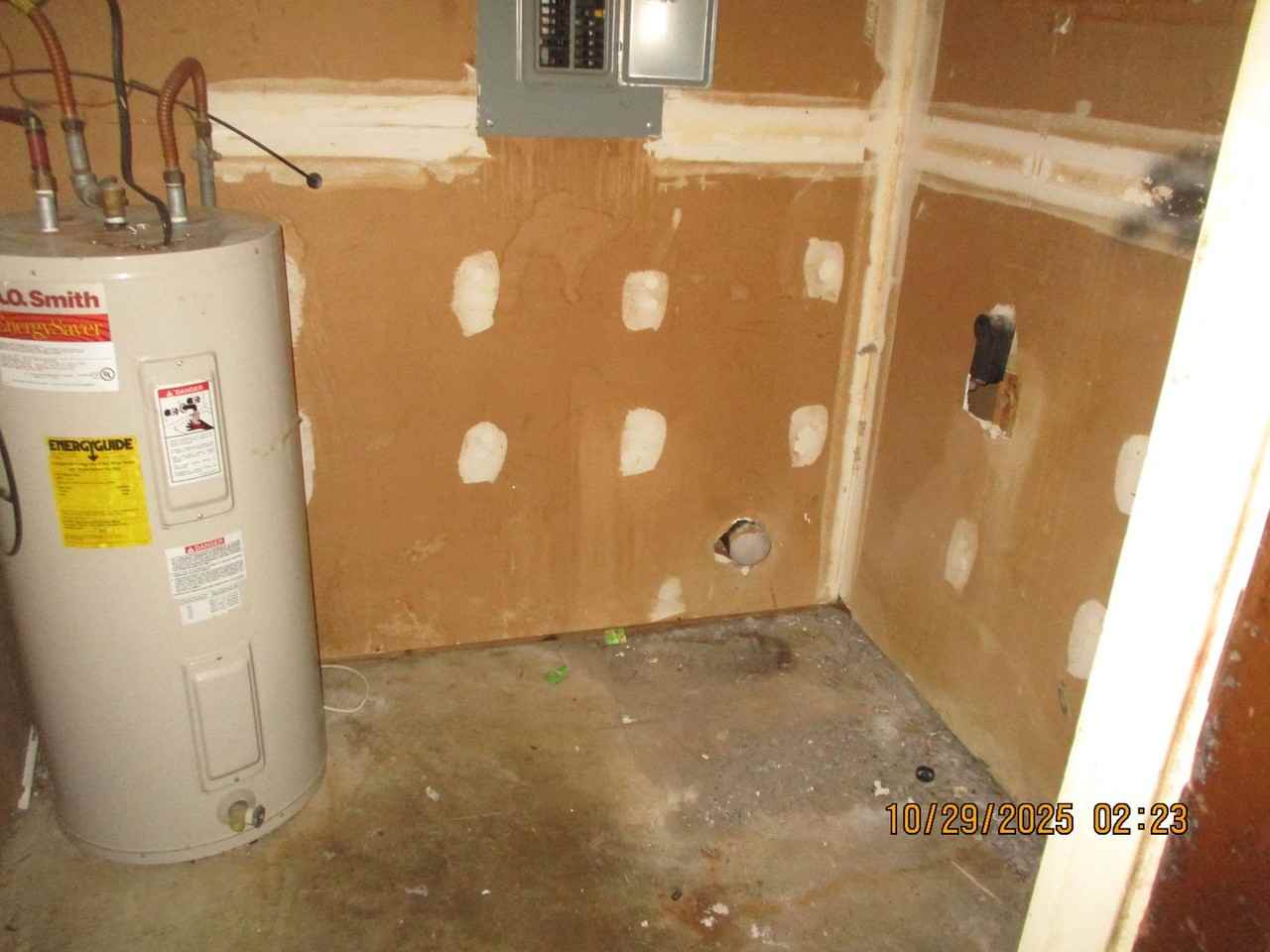 2804 Westgate Dr Apt A - Photo 2 of 5