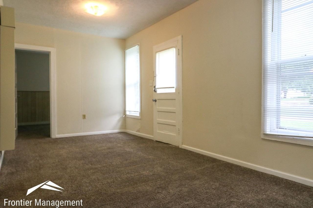 728 Rannels Rd - Photo 2 of 9