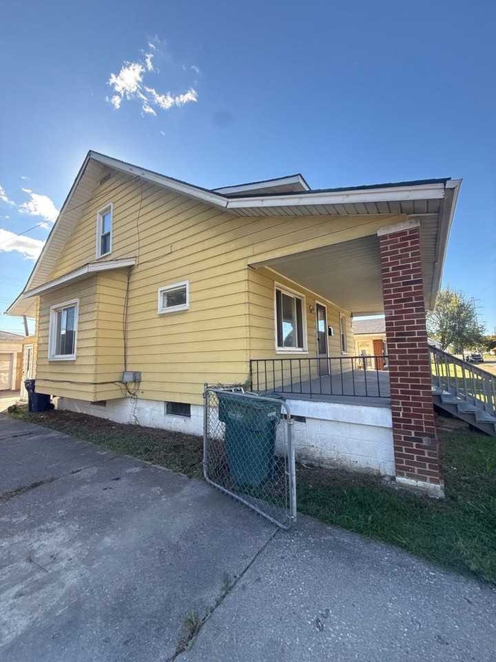 1623 Electric Avenue - Photo 3 of 39