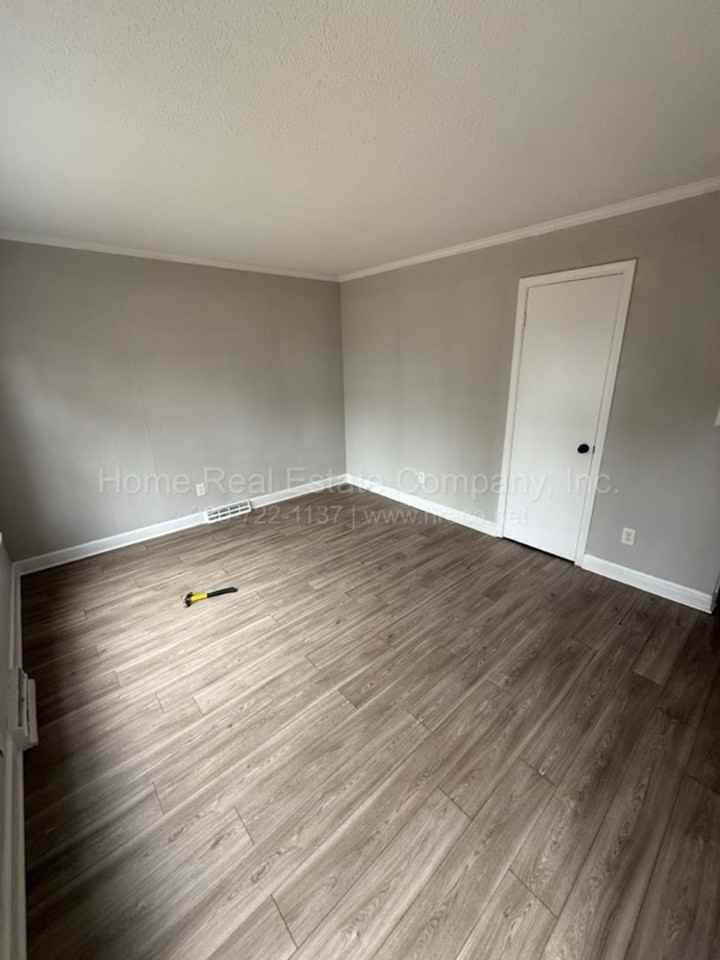 730 Laurel St - Photo 3 of 12