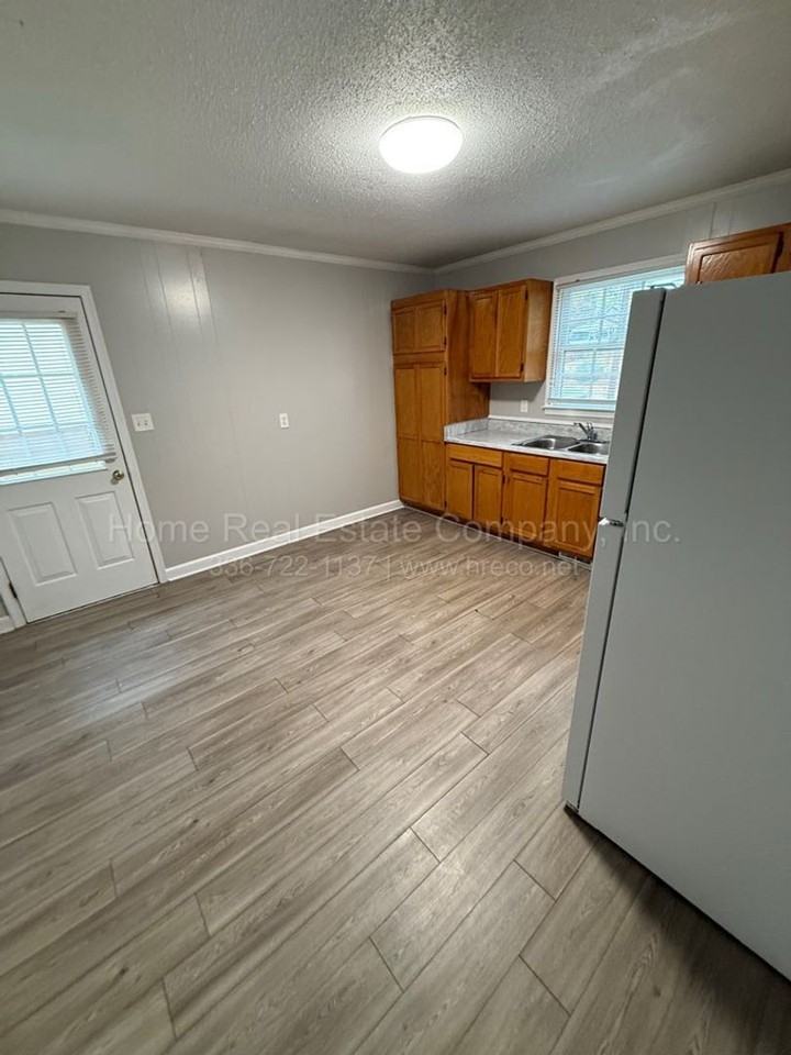 730 Laurel St - Photo 4 of 12