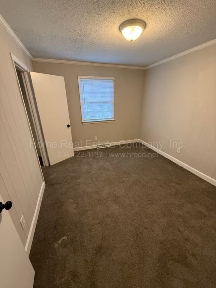 730 Laurel St - Photo 7 of 12