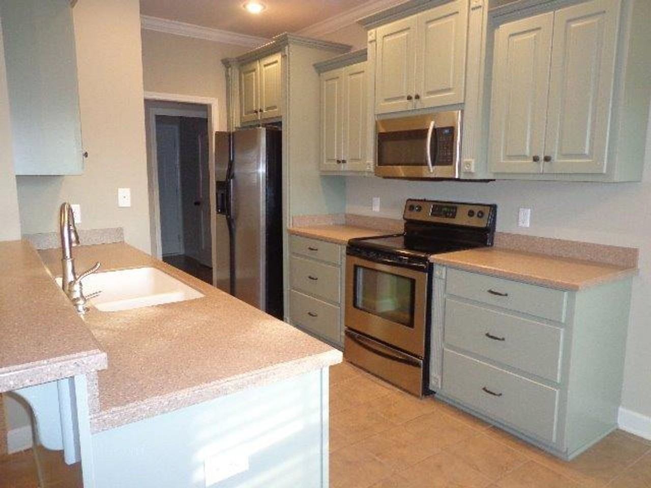 117 Avalon Ln - Photo 2 of 13