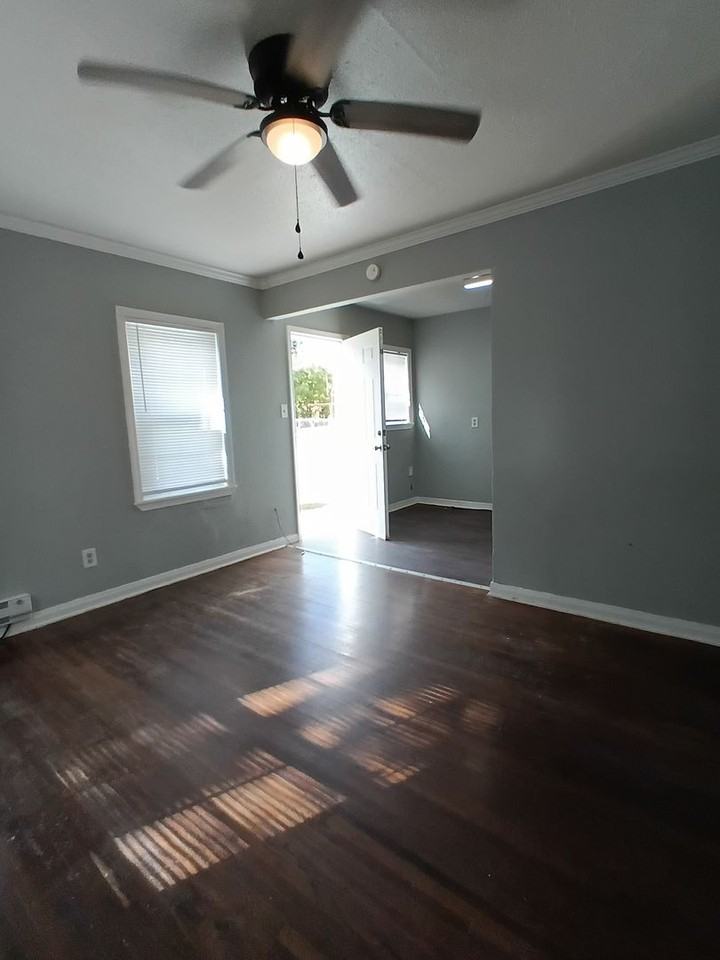 433 Babb Drive - Photo 4 of 11