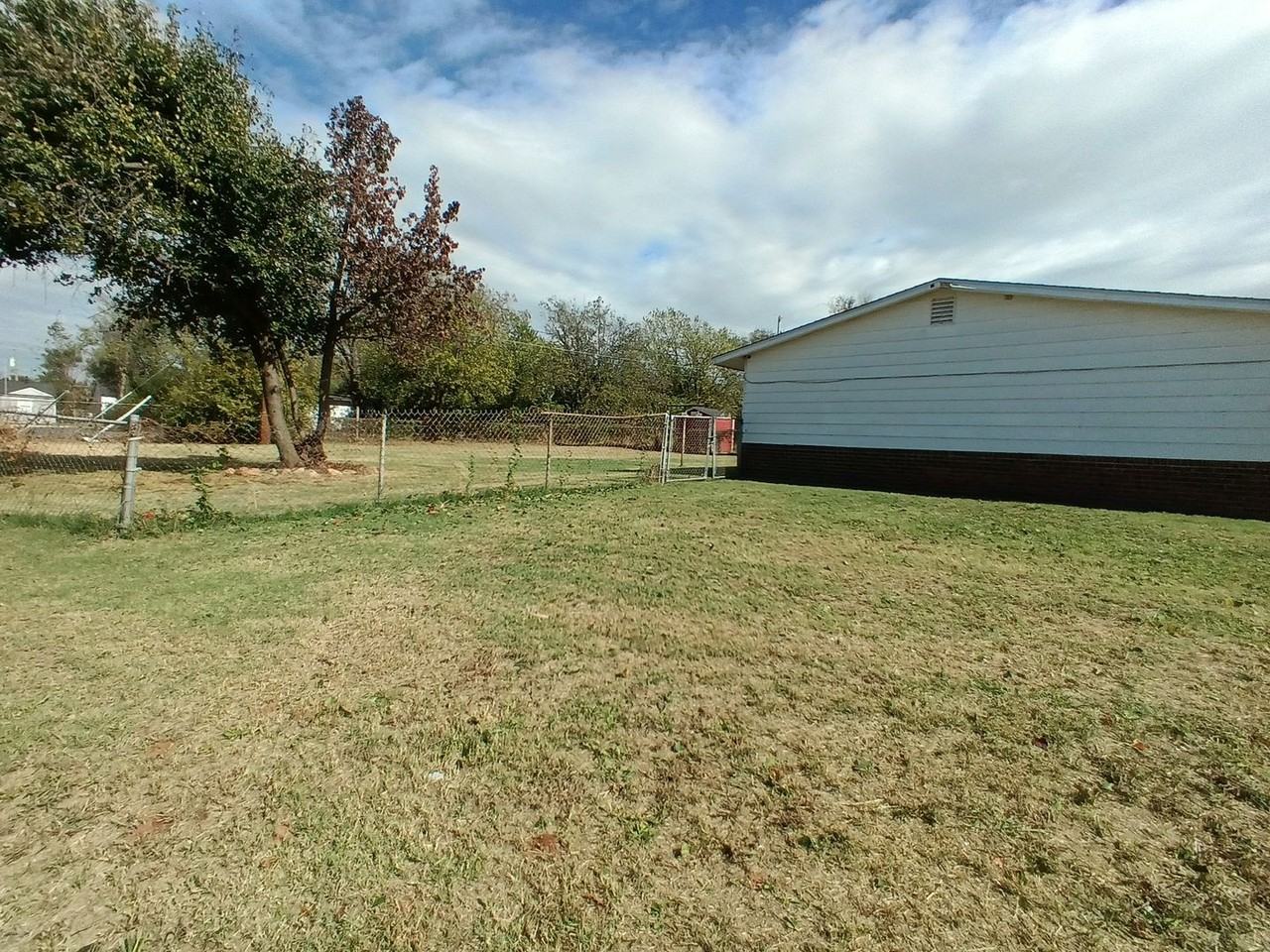 3901 Del Rd - Photo 3 of 14