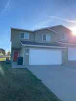 903 Bremner Ave - Photo 1 of 1