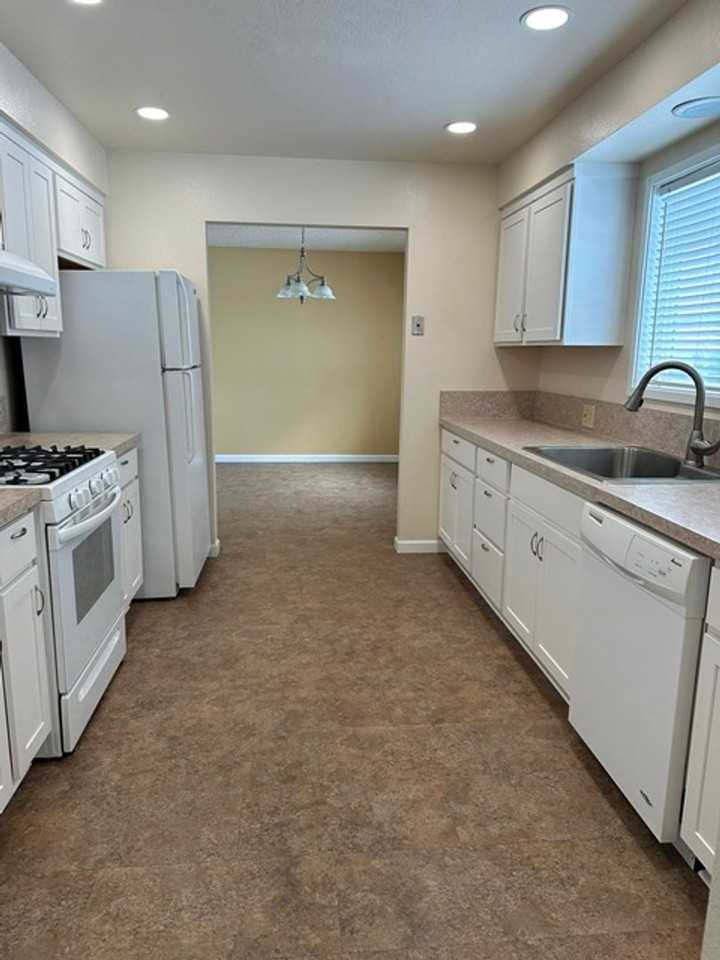 5505 Sturdivant Ave - Photo 2 of 13