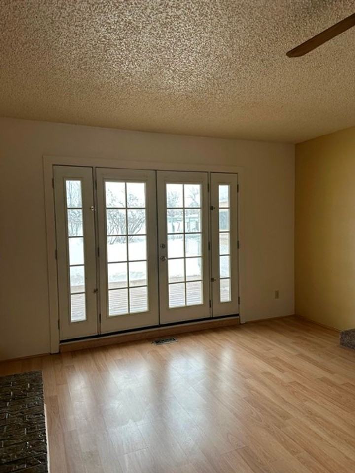 5505 Sturdivant Ave - Photo 5 of 13