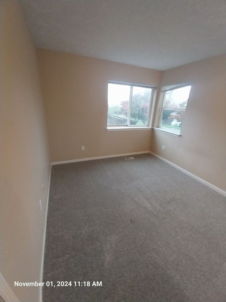 467 Nw Meadows Dr - Photo 4 of 12