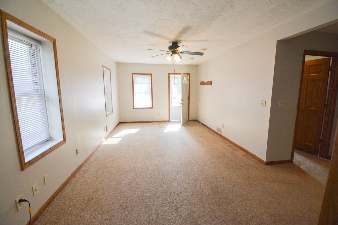 810 9th Ave Sw - Photo 3 of 9