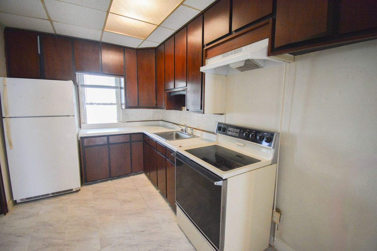 810 9th Ave Sw - Photo 4 of 9