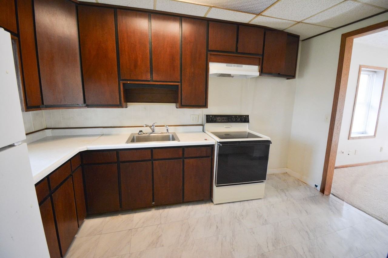 810 9th Ave Sw - Photo 5 of 9