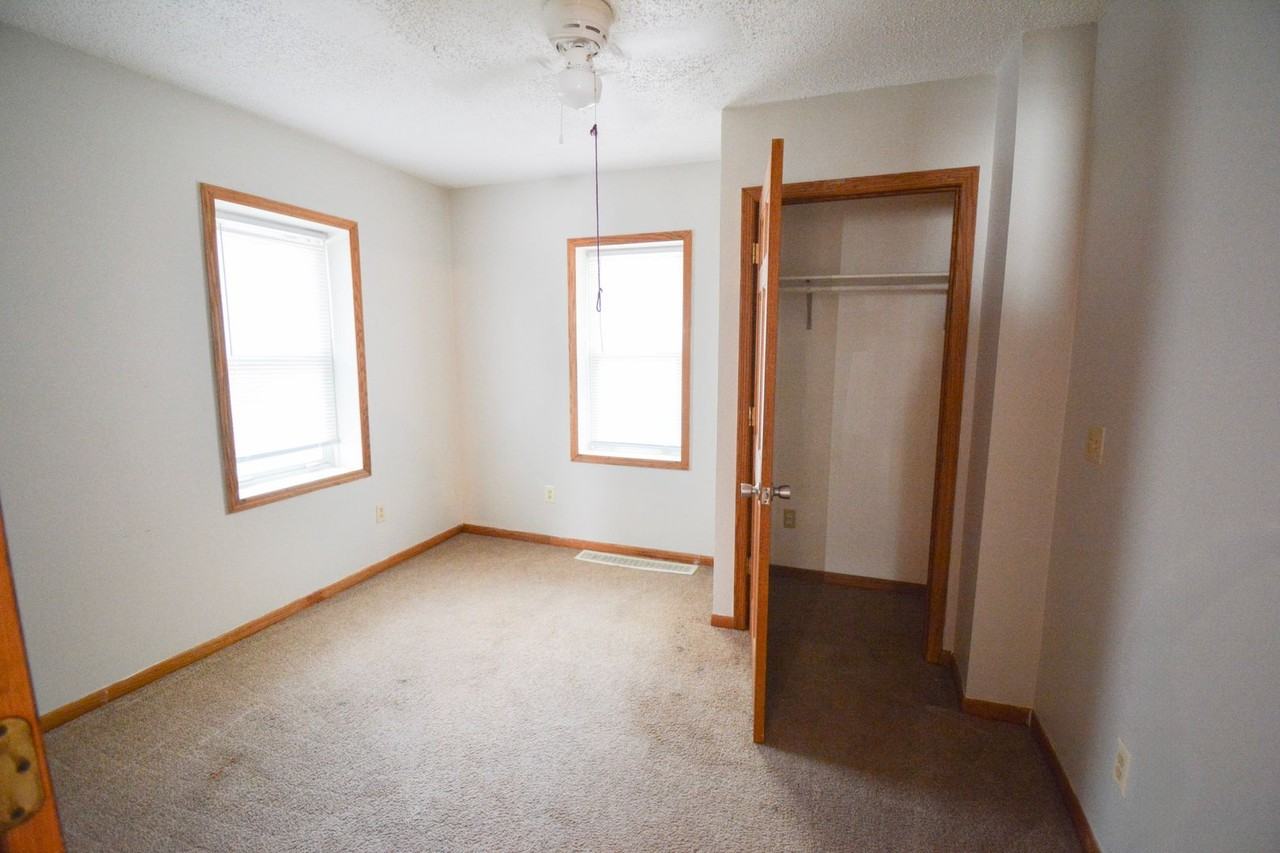 810 9th Ave Sw - Photo 7 of 9